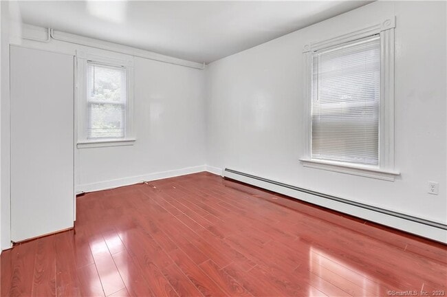 Building Photo - 130 Long Hill Ave