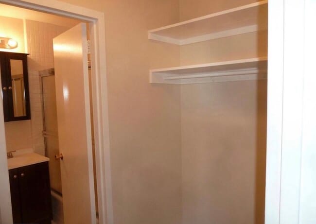 Building Photo - 1111 Arlington Blvd