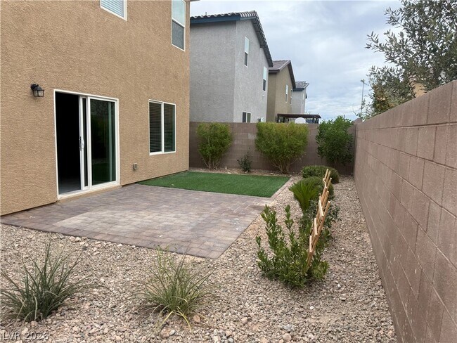 Building Photo - 8928 Seal Cv St