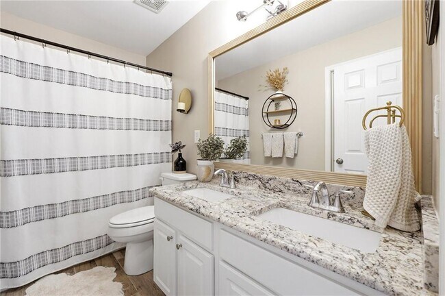 Building Photo - 943 Bendleton Dr