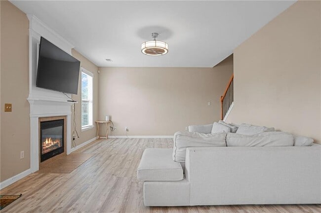 Building Photo - 735 Stillrock Dr SW