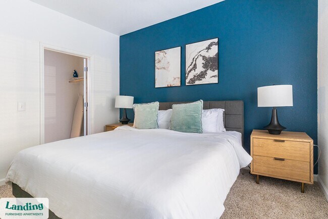 Building Photo - 1000 Henderson St