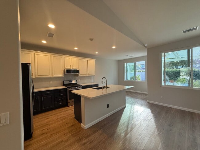 Building Photo - Stunning Home for Rent in Murrieta
