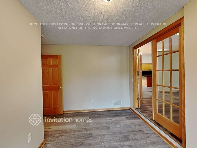 Building Photo - 5043 Ladyslipper Ave N