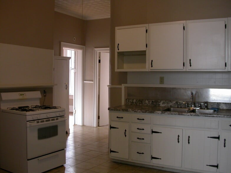 Building Photo - 110 Stone St