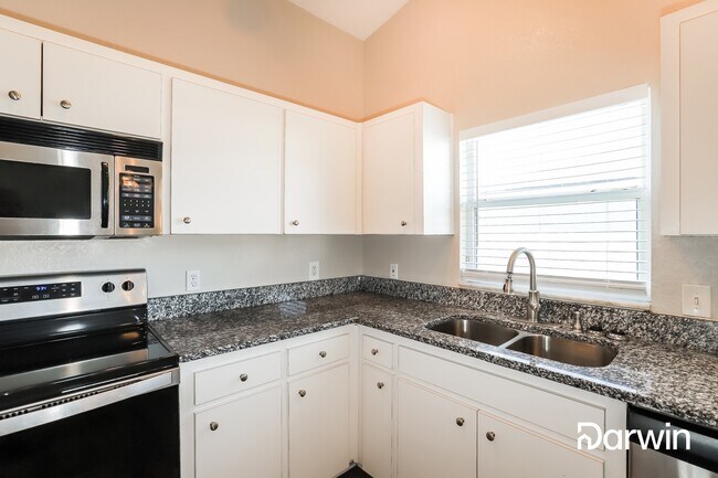 Building Photo - 6244 Highland Rise Dr