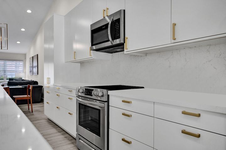 Building Photo - 11175 Jasmine Hill Cir