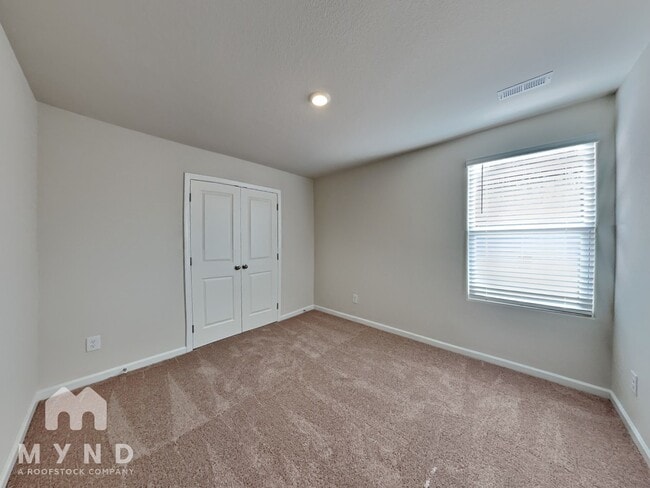 Building Photo - 132 Everglade Wy