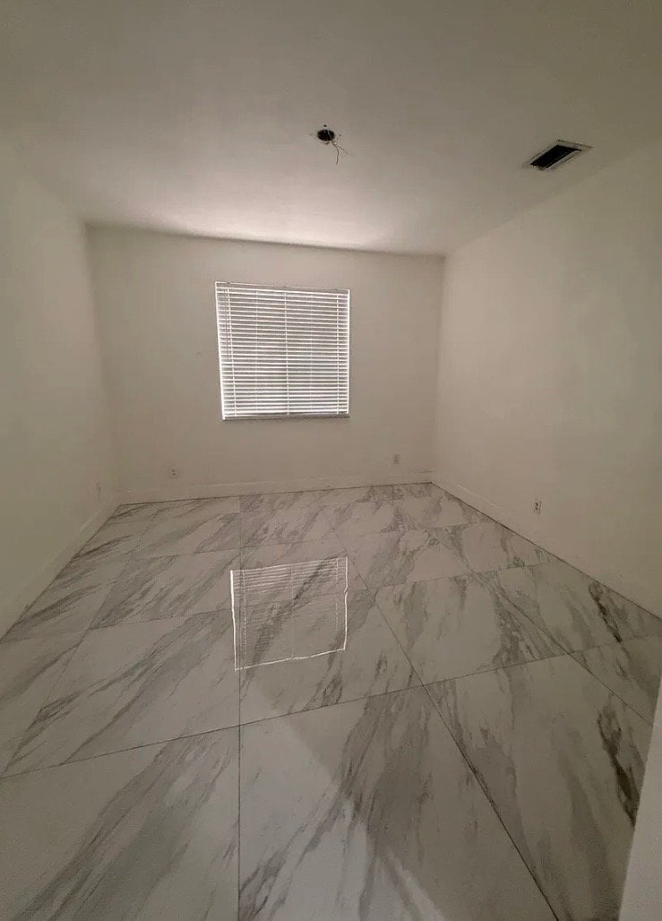 Building Photo - 15 SW 15th Terrace