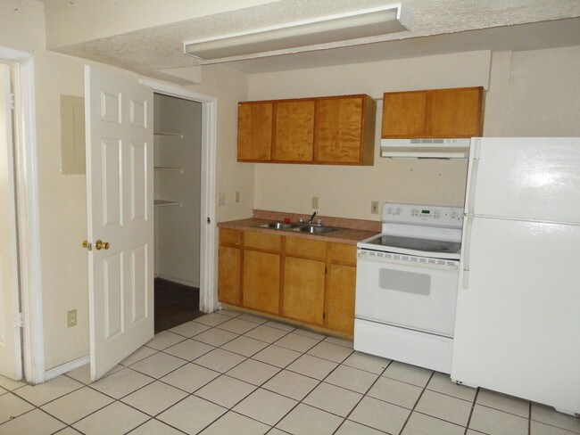 Arlen Oasis Apartments El Paso Tx Apartment Finder Interior Photo Arlen Oasis Apartments