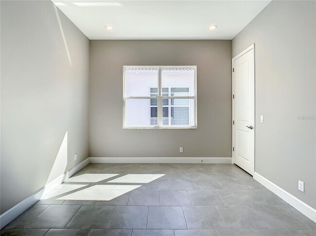 Building Photo - 4861 Sevilla Shores Dr