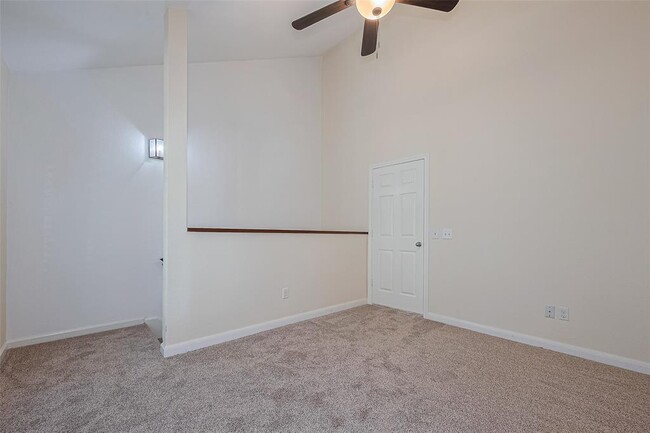 Building Photo - 11710 Southlake Dr