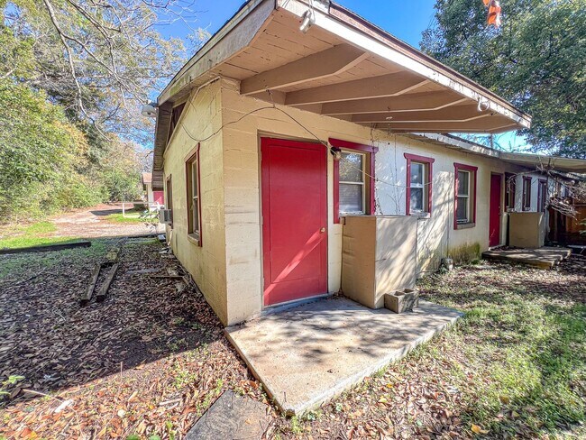 Building Photo - Nylic 14