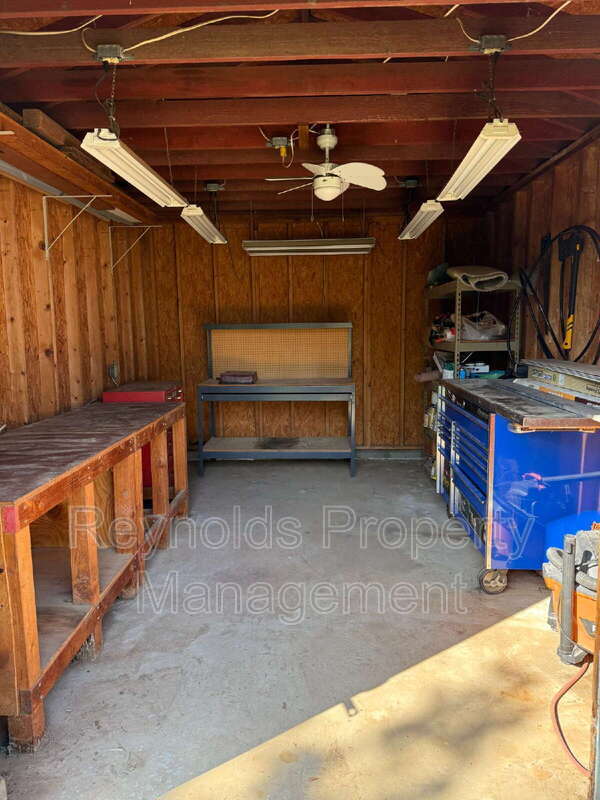 Building Photo - 1953 Granite Hills Dr