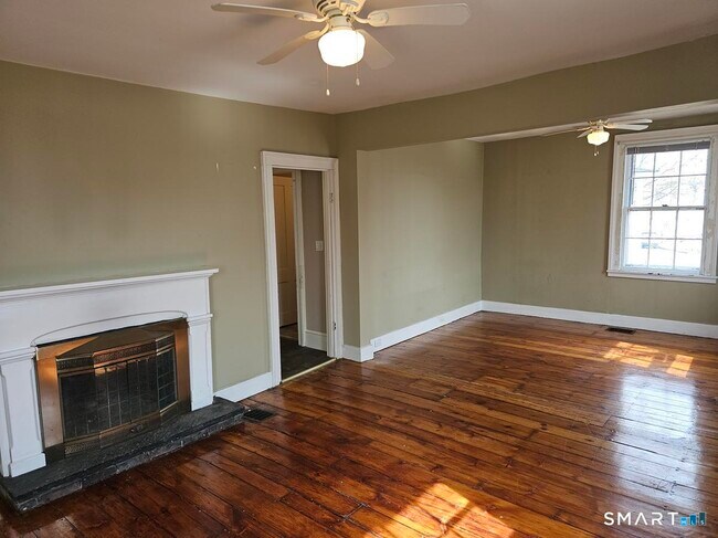 Building Photo - 19 Howard Ave