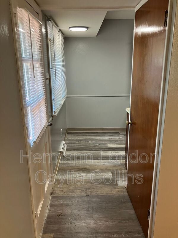 Building Photo - 10442 Renfrew Dr