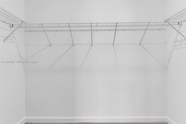 Building Photo - 2661 SE 28th St