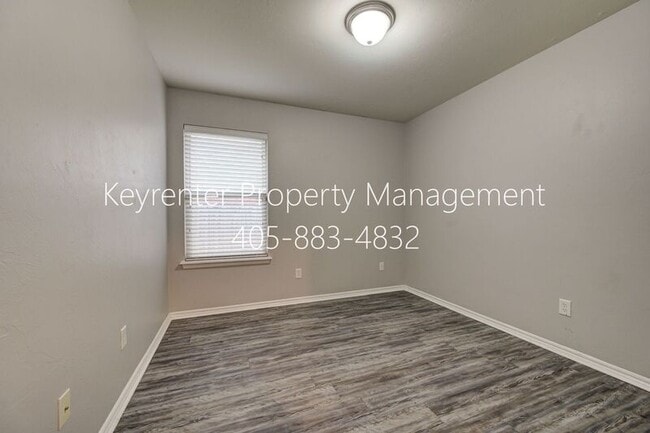 Building Photo - 13313 SW 2nd Terrace