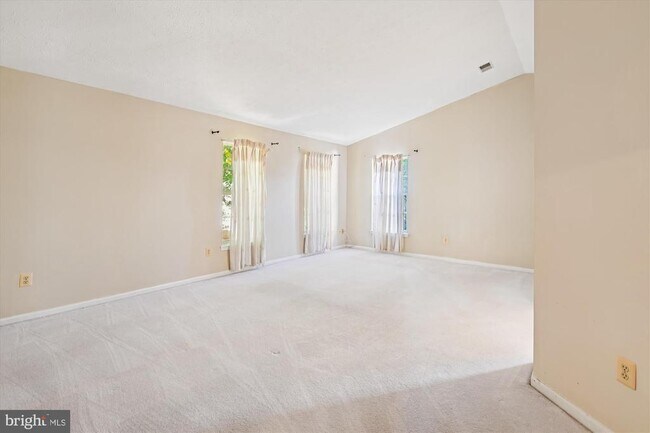 Building Photo - 2111 Crossgate Dr