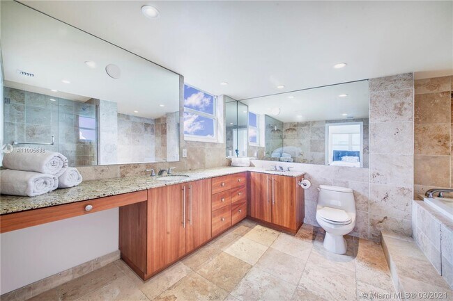 Building Photo - 10350 W Bay Harbor Dr