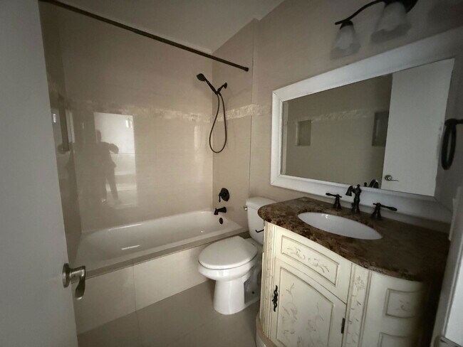 Building Photo - 5781 S Riverside Dr