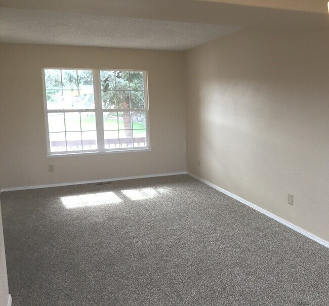Building Photo - 5532 Many Springs Dr