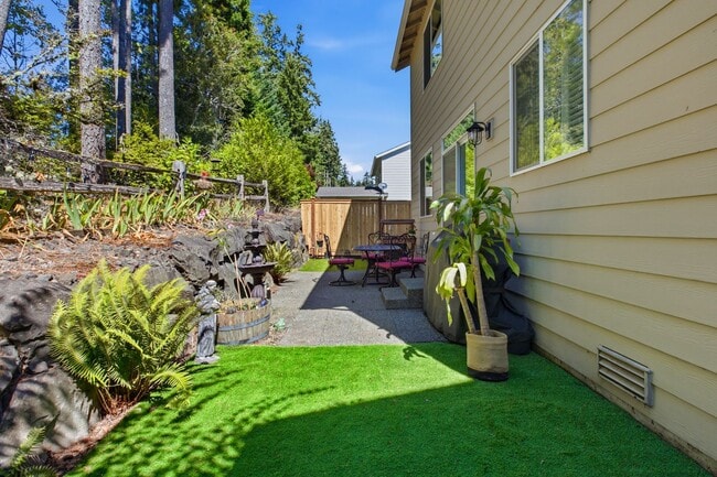 Building Photo - 11218 Borgen Loop NW