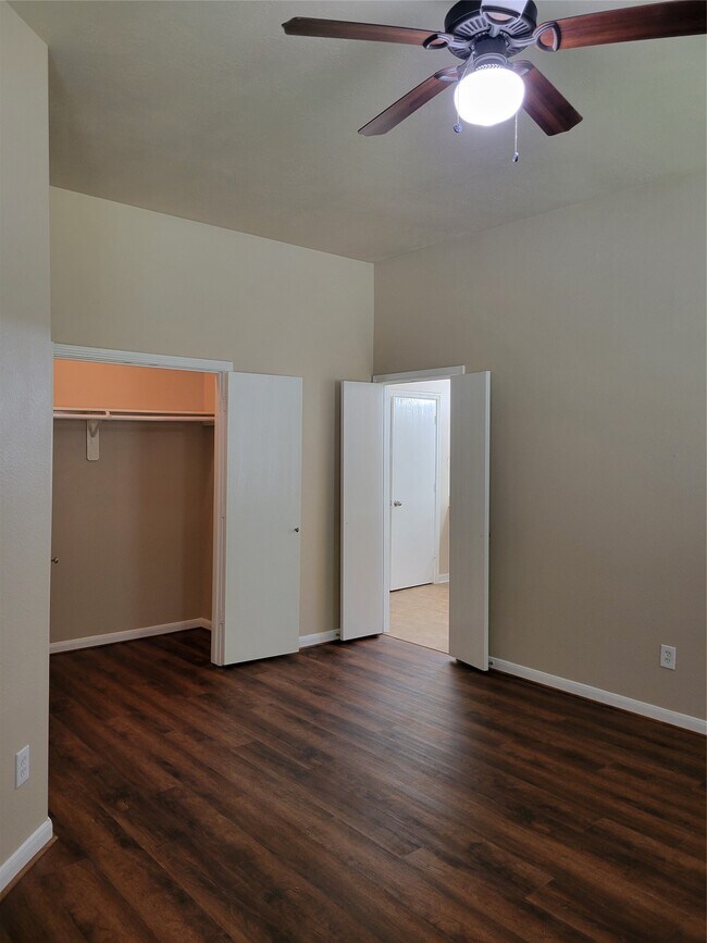 Building Photo - 13411 Forest Pines Village Ln