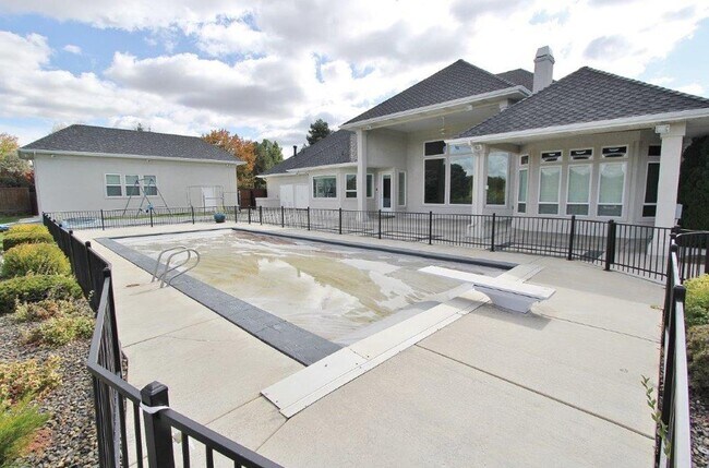 Building Photo - Immaculate & Captivating Home in Lexington Hills