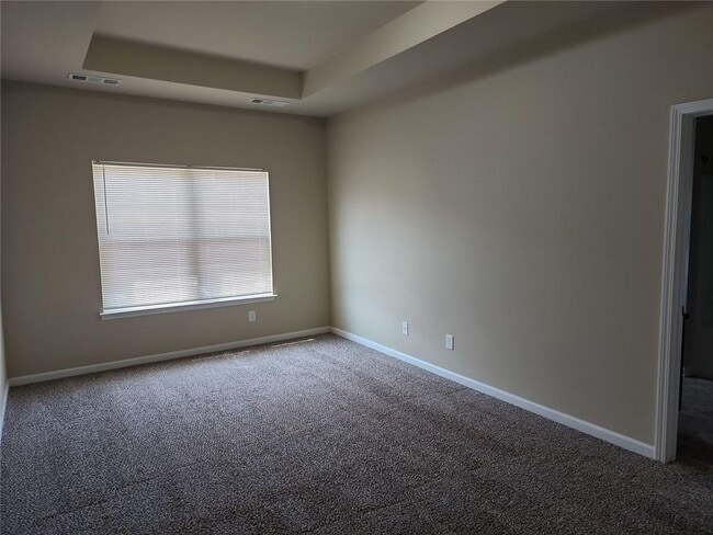 Building Photo - 628 Oakside Pl