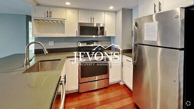 Building Photo - Stunning property in the heart of Seattle ...