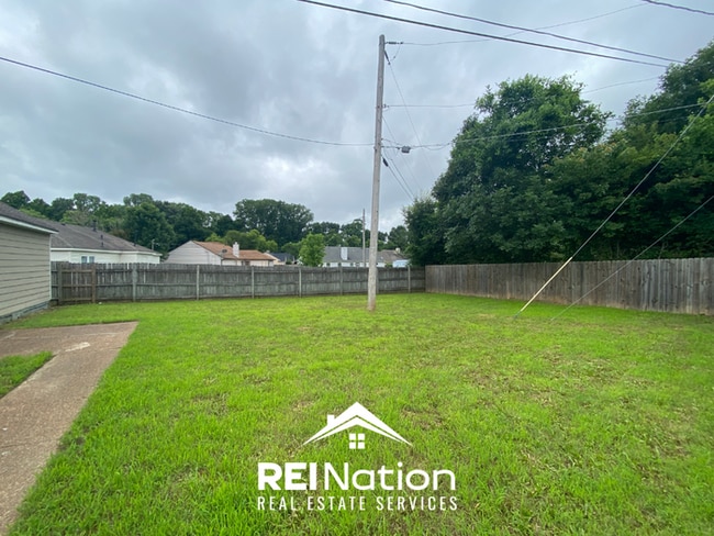 Building Photo - MILLINGTON STUNNER! 3BR/2BA | Vaulted Ceilings & Vinyl Plank Floors | Fenced Yard!