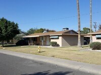 Building Photo - 1 bed 1 bath with storage unit