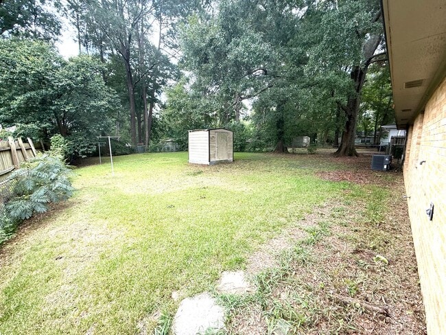 Building Photo - ** 3 Bed 1 Bath located in Grove Hill Estates ** Call 334-366-9198 to schedule a self tour