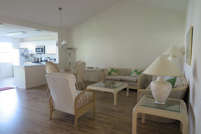 Building Photo - 6707 Via Regina