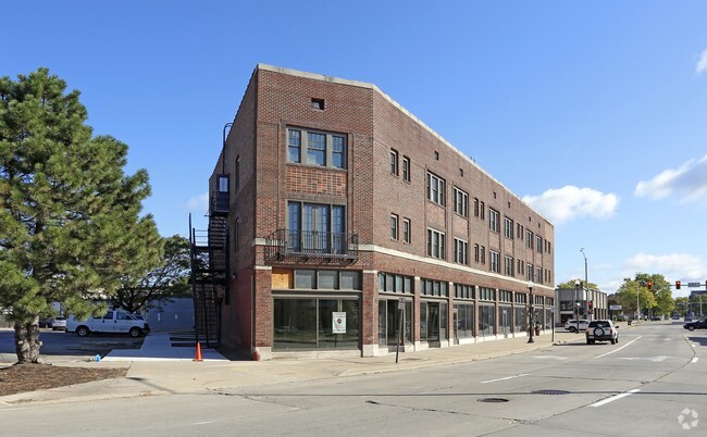 Building Photo - Marquette Place