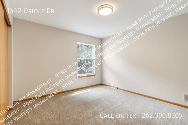 Building Photo - 1442 Oriole Dr