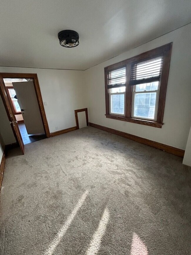 Building Photo - 4959 N 38th St