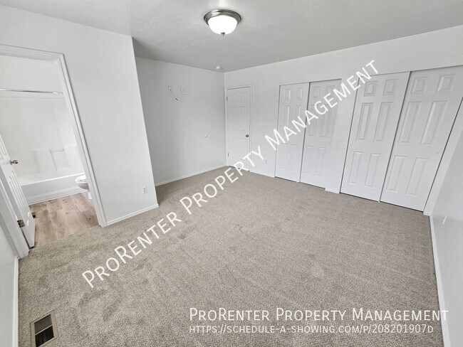 Building Photo - 4409 900 W