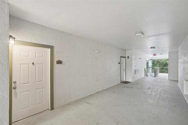 Building Photo - 23580 Walden Center Dr