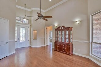 Building Photo - 4900 Rio Vista Dr