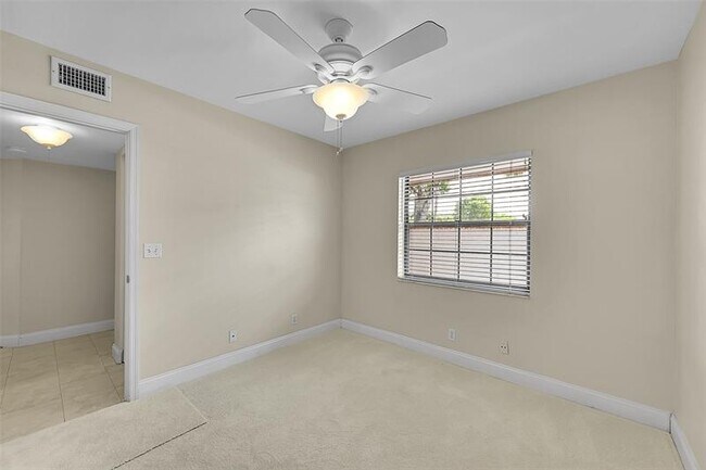 Building Photo - 2518 NW 89th Dr