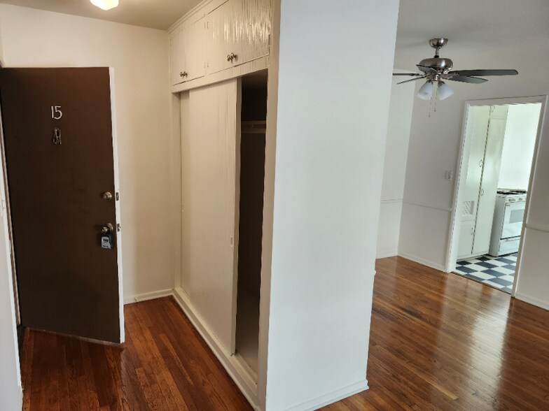 Building Photo - 1347 N Alta Vista Blvd