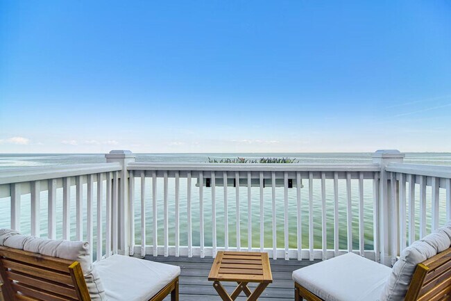 Building Photo - 5172 Coquina Key Dr SE