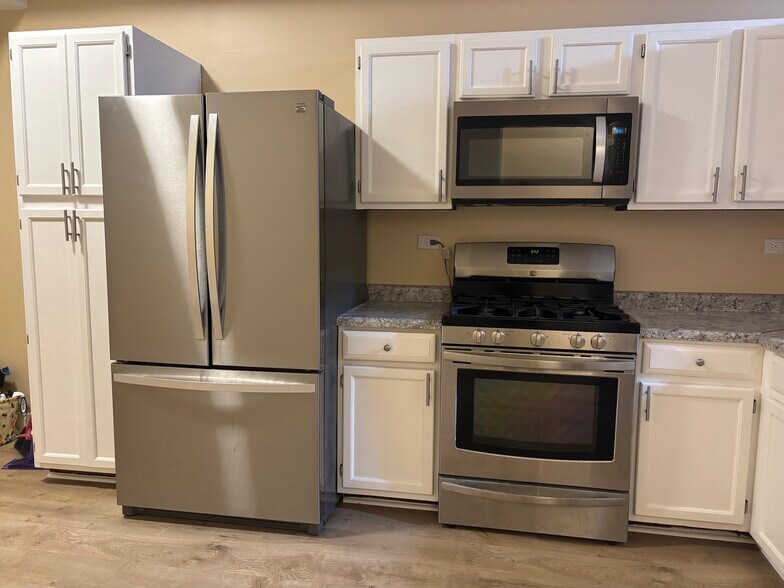 Primary Photo - 1741 W 18th Pl