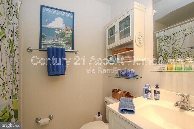 Building Photo - 3009 20th Ct S