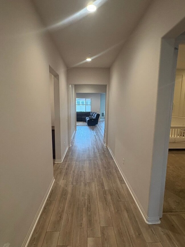 Building Photo - Beautiful home Bedford community!