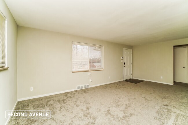Building Photo - 273 Bramble St