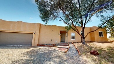 Building Photo - ? Charming 2-Bedroom Eldorado Home with So...