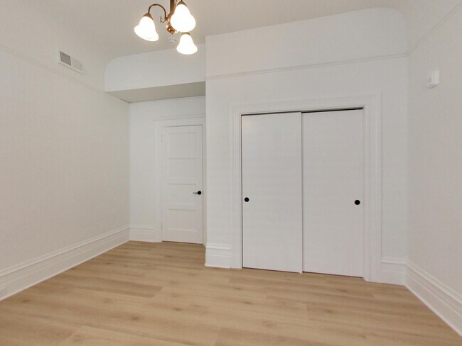Building Photo - 1086 Fulton St